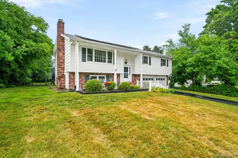 32 Clintonwood Drive, New Windsor, NY 12553 - #2