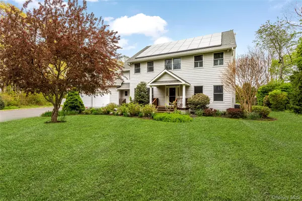 56 Lagoon Court W, South Jamesport, NY 11901