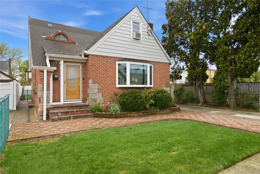 969 Gabriel Avenue, Franklin Square, NY 11010 - #2