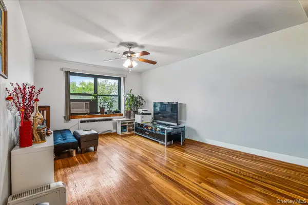211-02 73rd Avenue #4P, Bayside, NY 11364