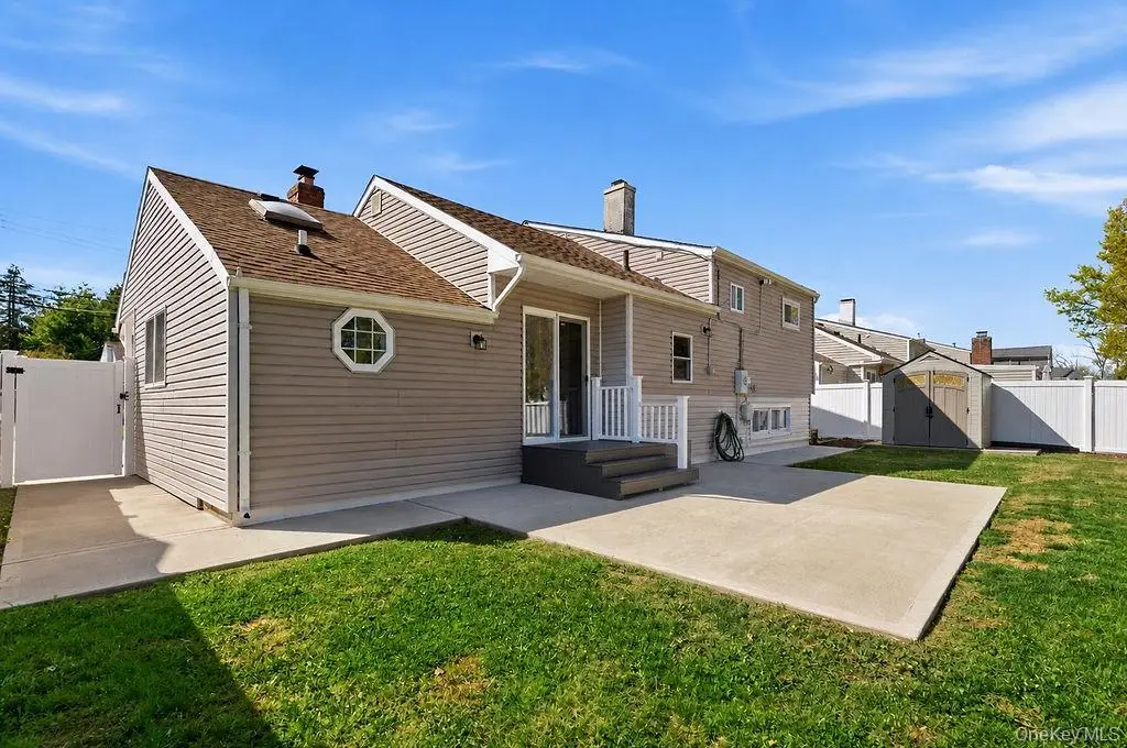 27 Jane Drive, North Babylon, NY 11703 - #1