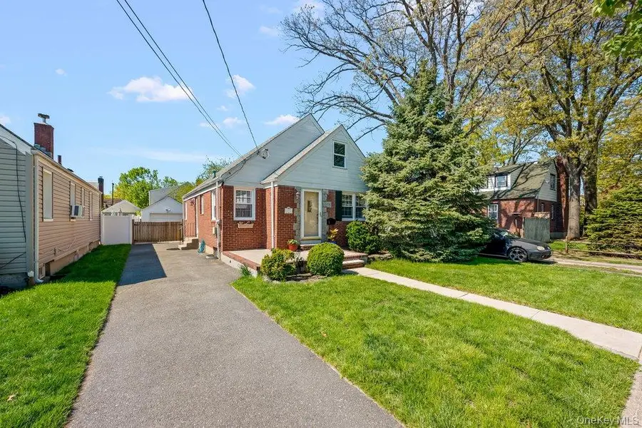 134 E Dover Street, Valley Stream, NY 11580 - #2