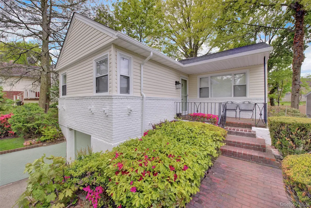 5116 Little Neck Parkway, Little Neck, NY 11362 - #1