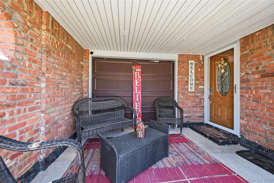 2 Tallow Lane, Levittown, NY 11756 - #3