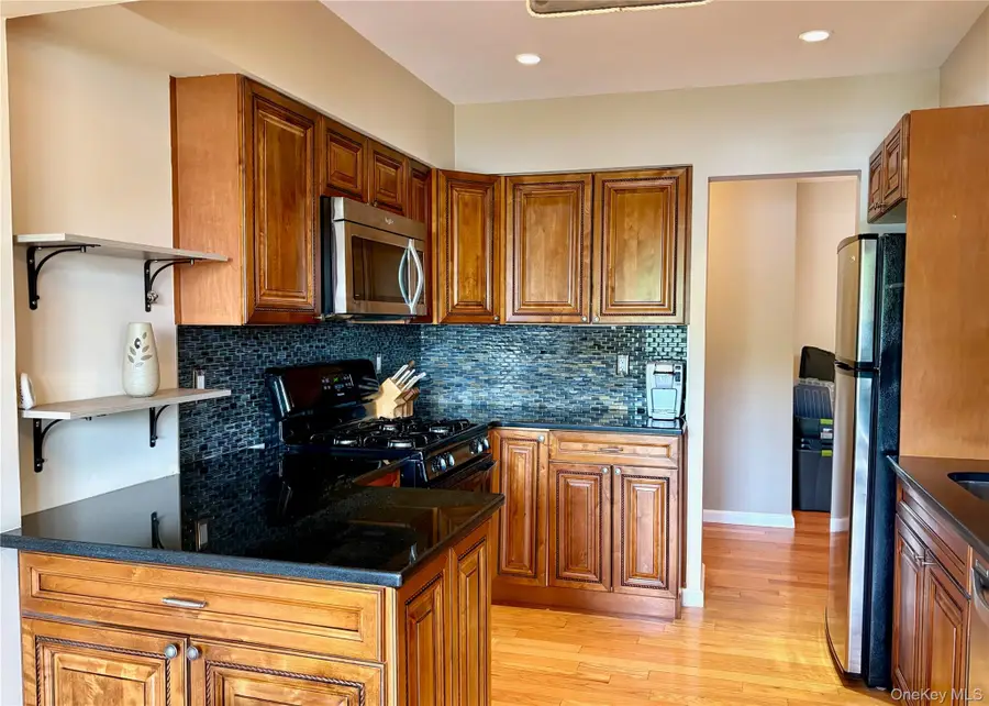 216 Westend Avenue #5B, Freeport, NY 11520 - #2