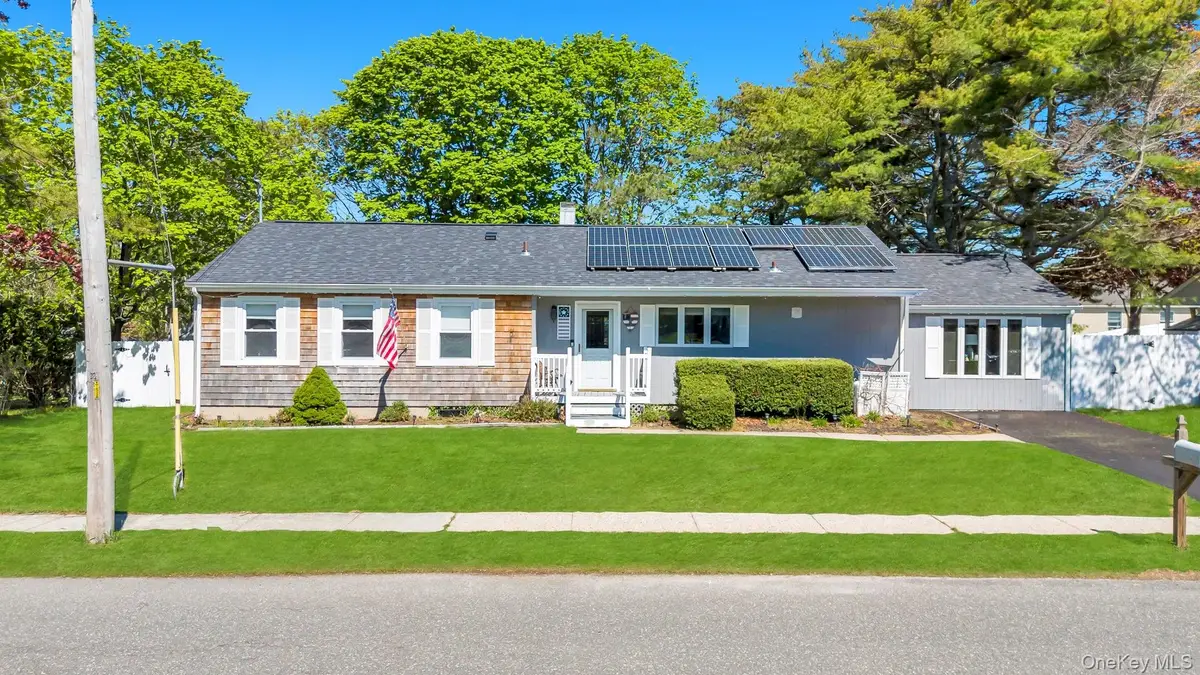 729 Ent Avenue, Westhampton, NY 11978 - #1