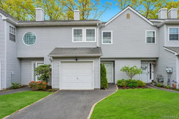 207 Sara Circle, Port Jefferson Station, NY 11776