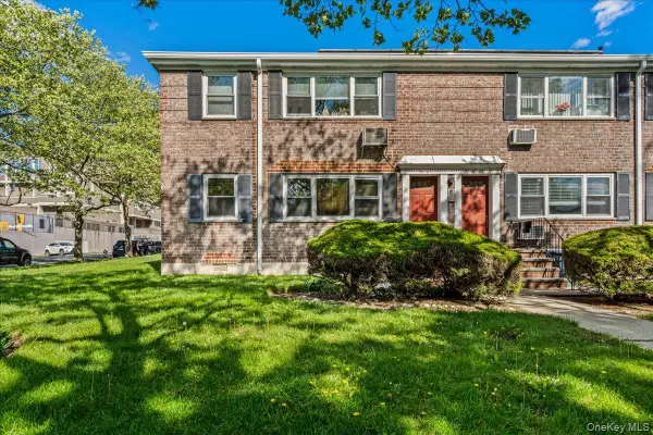 6701 152nd Street #220A, Flushing, NY 11367