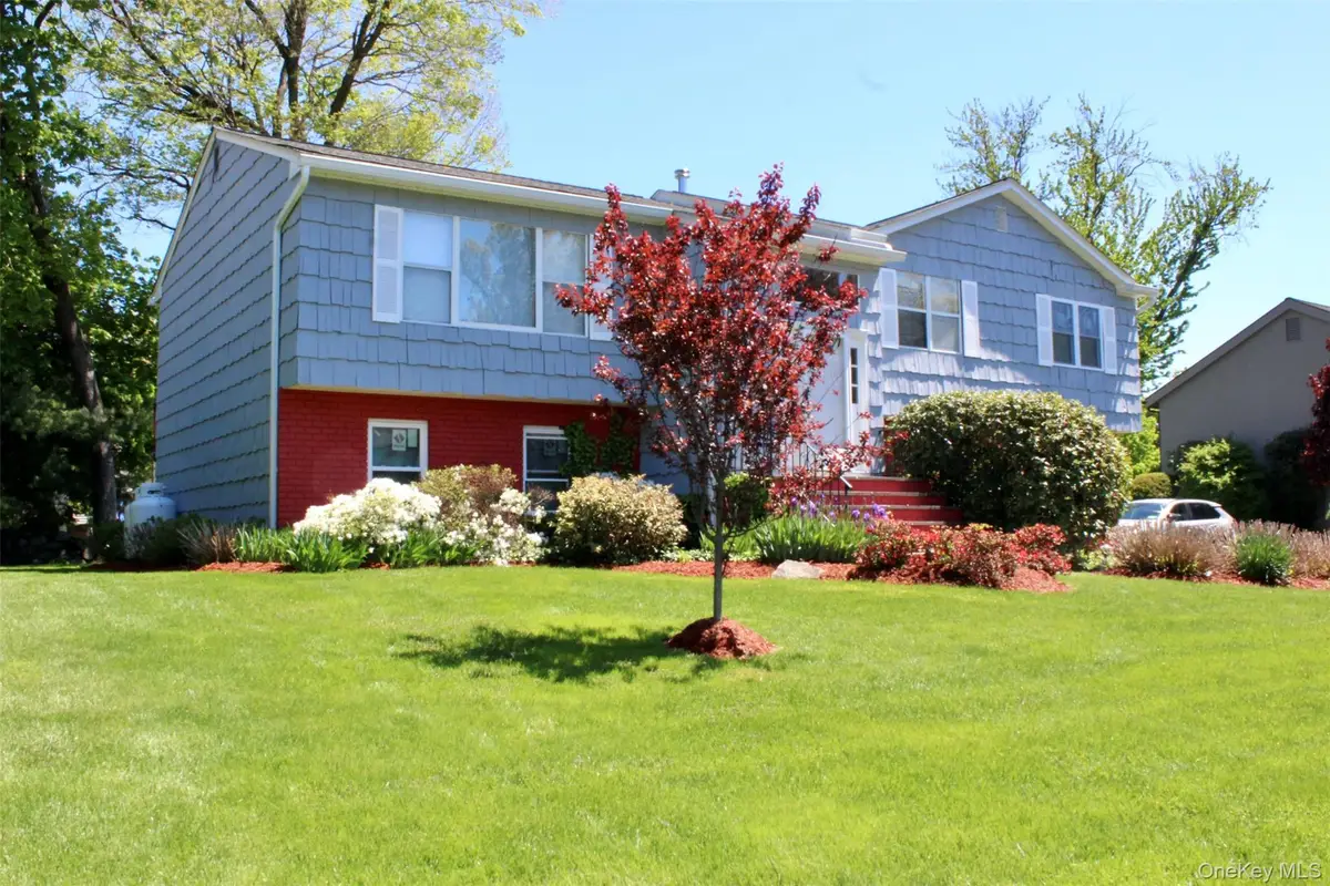 27 Skyview Lane, New Rochelle, NY 10804 - #1