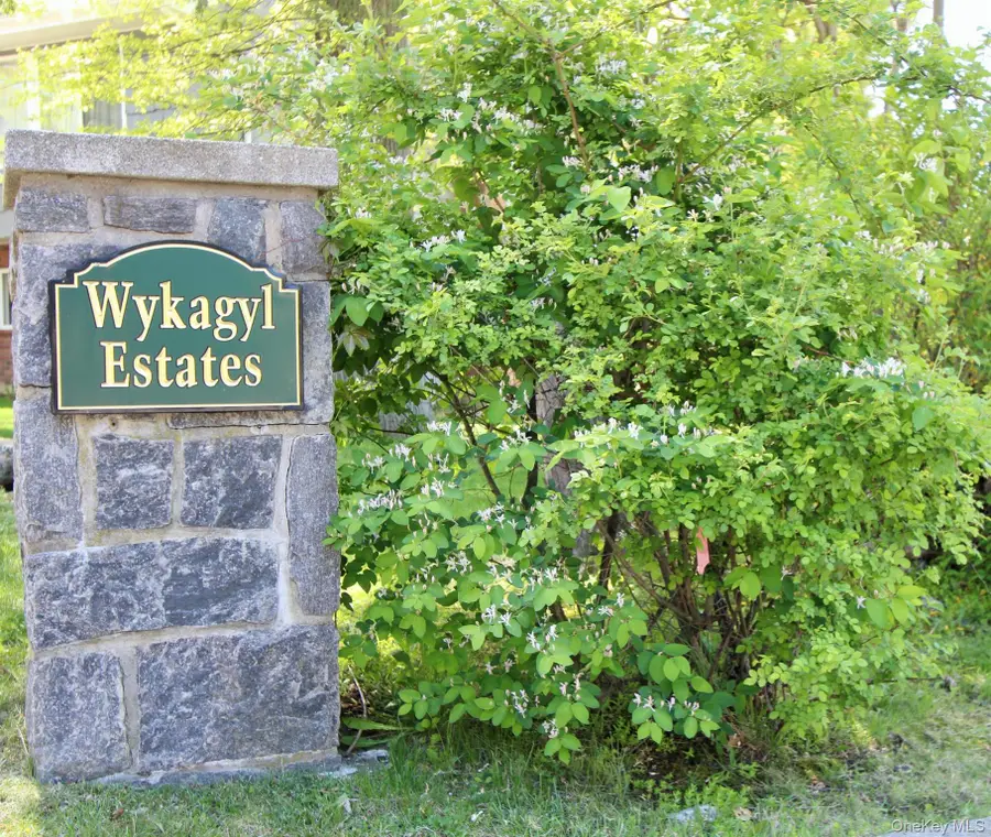 27 Skyview Lane, New Rochelle, NY 10804 - #2