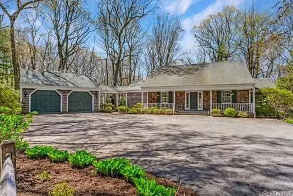 60 Shutter Lane, Oyster Bay Cove, NY 11771
