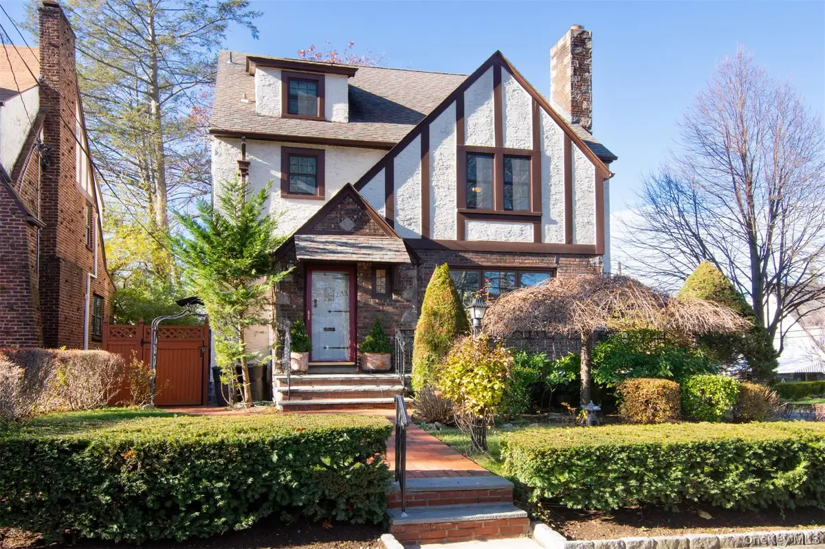 233 Kneeland Avenue, Yonkers, NY 10705 - #1