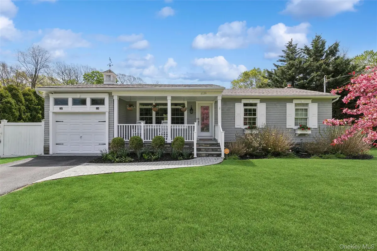 1039 Middle Road, Riverhead, NY 11901 - #1