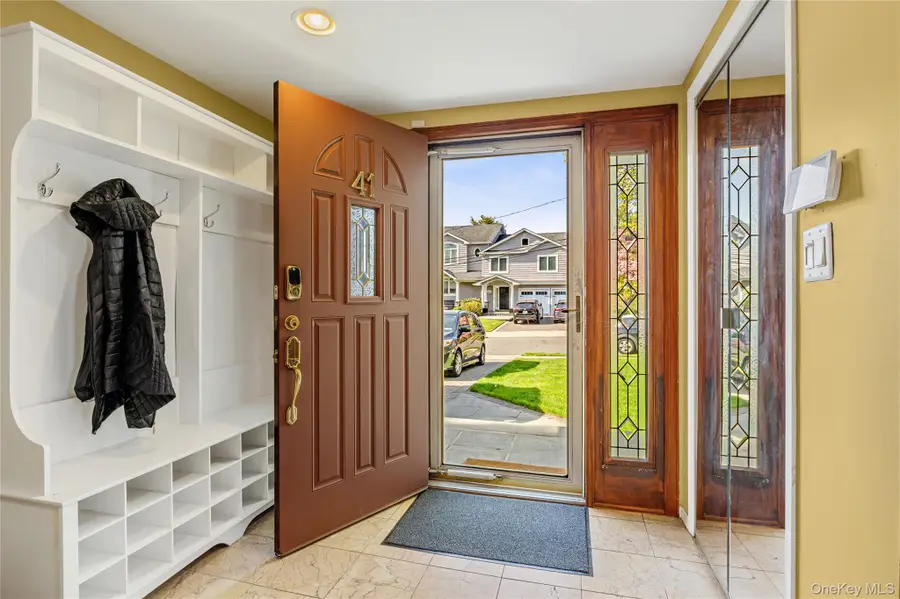 41 Robert Circle, Syosset, NY 11791 - #3