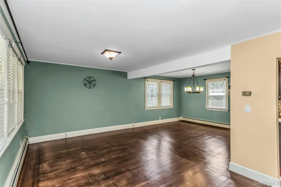 26 Harvard Avenue, Lynbrook, NY 11563 - #3