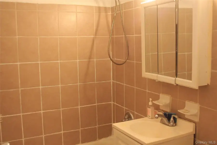 1332 Metropolitan Avenue #6A, Bronx, NY 10462 - #3