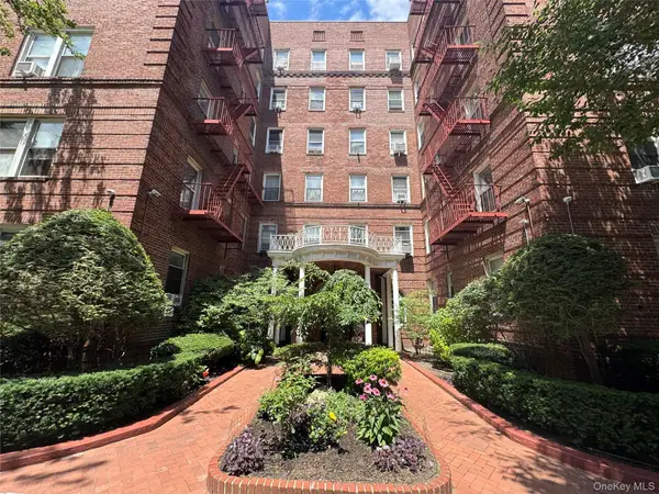 111-39 76th Road #D1, Forest Hills, NY 11375