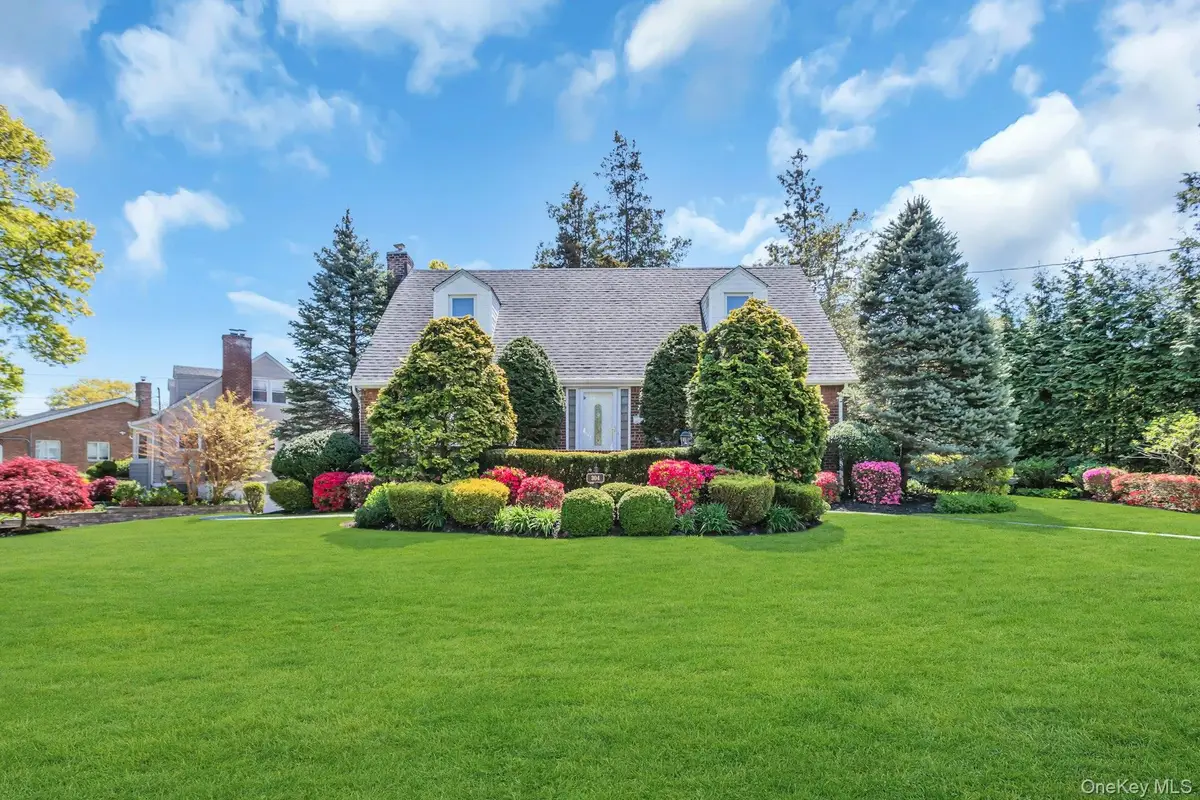304 Old Courthouse Road, New Hyde Park, NY 11040 - #1