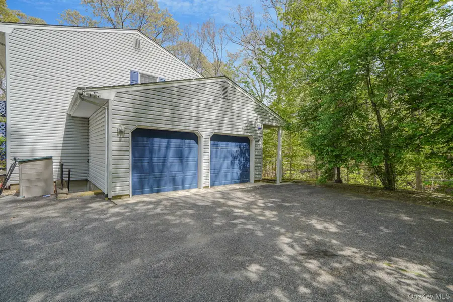 214 Landing Avenue, Smithtown, NY 11787 - #3