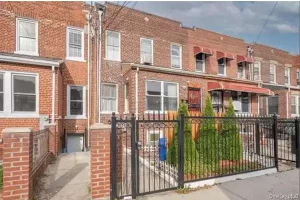 951 E 221st Street, Bronx, NY 10469