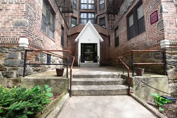 762 Brady Avenue #121, Bronx, NY 10462
