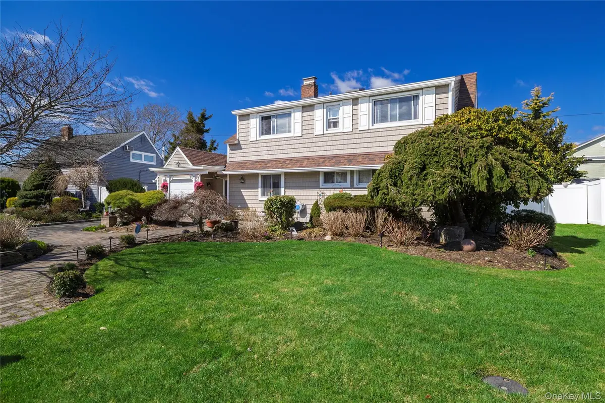 12 Link Lane, Hicksville, NY 11801 - #1