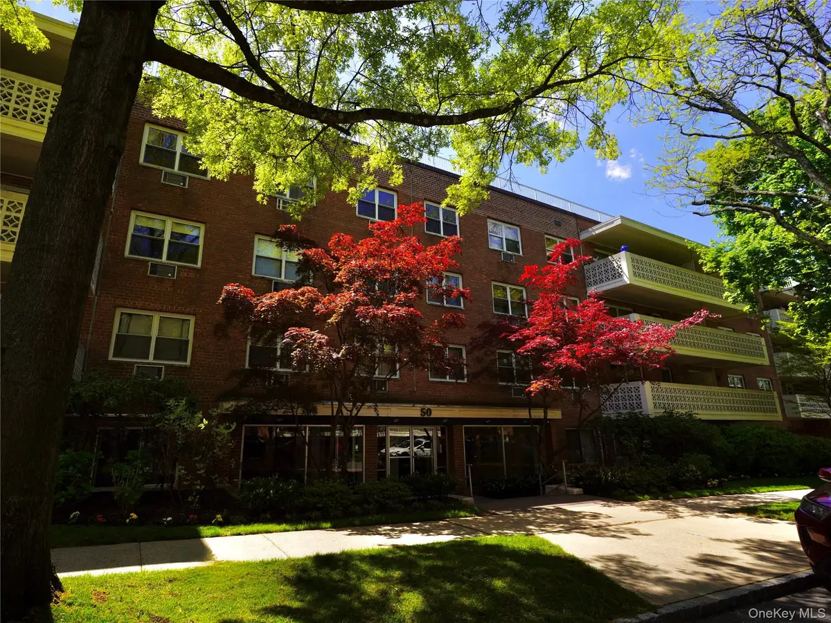 50 Hillpark Avenue #3E, Great Neck Plaza, NY 11021 - #1