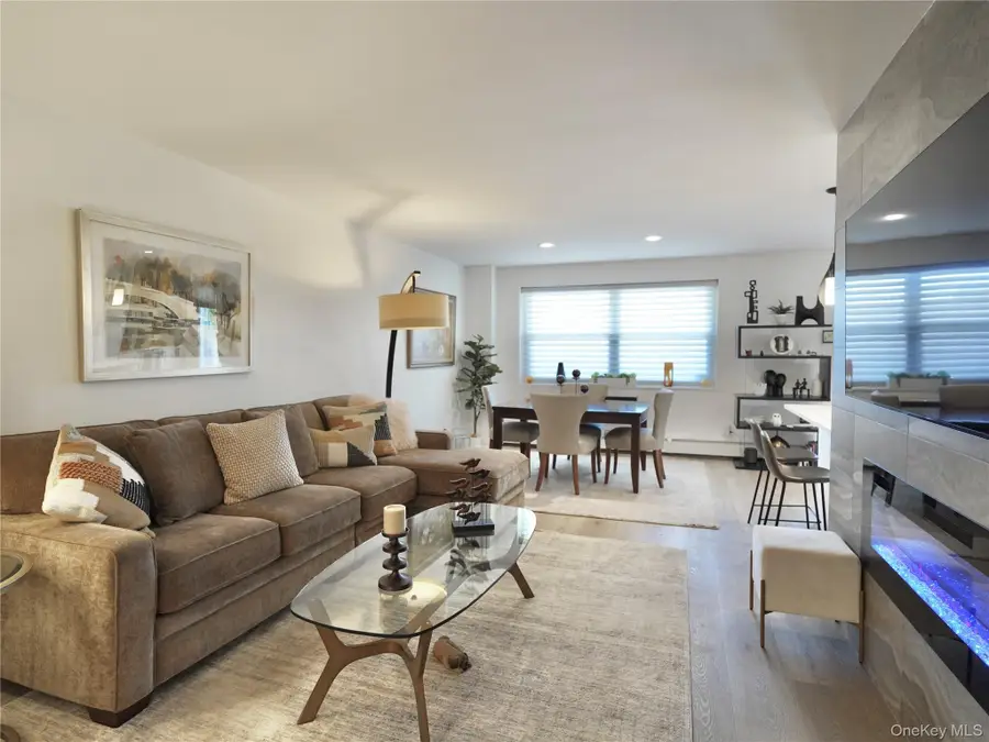 50 Hillpark Avenue #3E, Great Neck Plaza, NY 11021 - #3