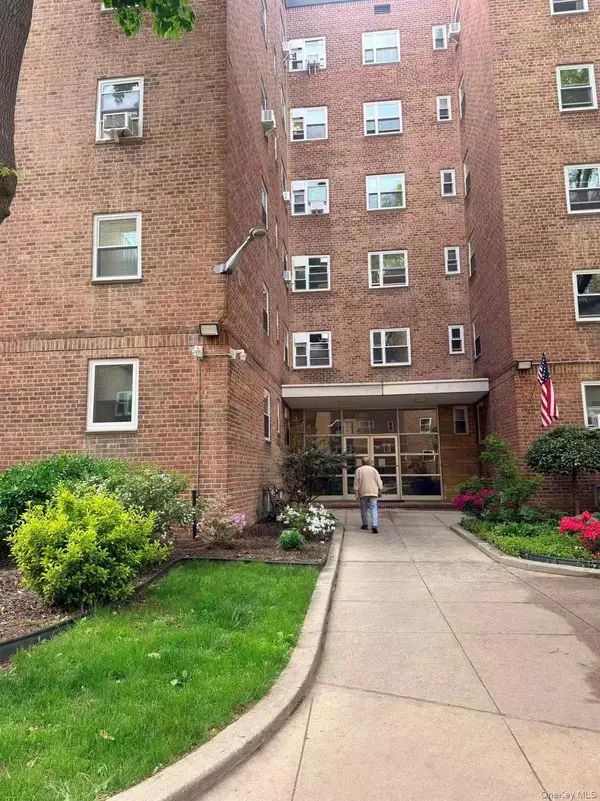 4455 Kissena Boulevard #5E, Flushing, NY 11355