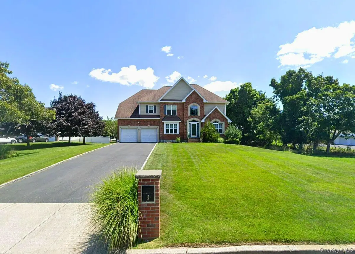 3 Mercedes Court, East Patchogue, NY 11772 - #1