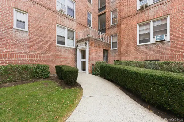 5645 Netherland Avenue #2F, Bronx, NY 10471