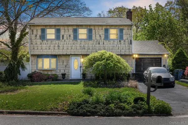 20 Revere Circle, Port Jefferson, NY 11776