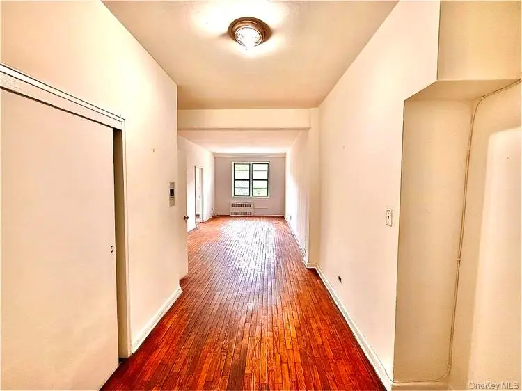 141-05 Pershing Crescent #B7, Briarwood, NY 11435 - #3