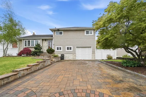 572 Benjamin Road, North Babylon, NY 11703