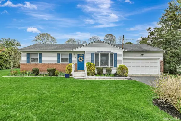 59 Homewood Drive, Hampton Bays, NY 11946