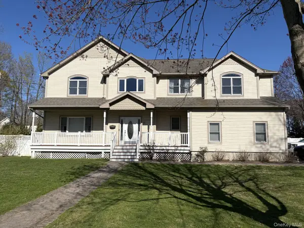 31 9th Avenue, Kings Park, NY 11754