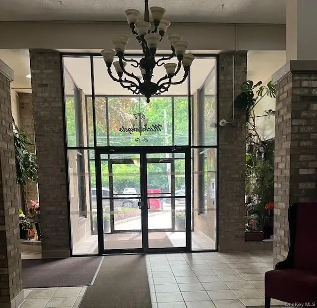 687 Bronx River Road Road #2A, Yonkers, NY 10704 - #2