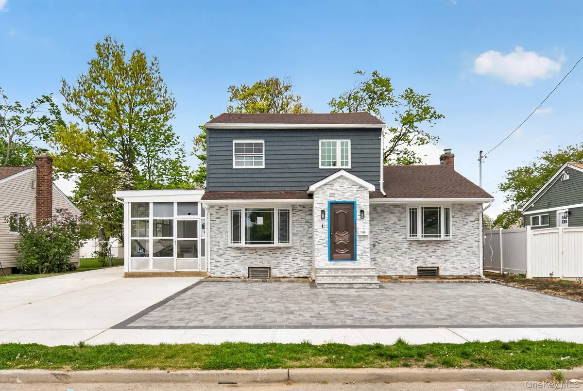 1524 Bowe Road, Valley Stream, NY 11580 - #1