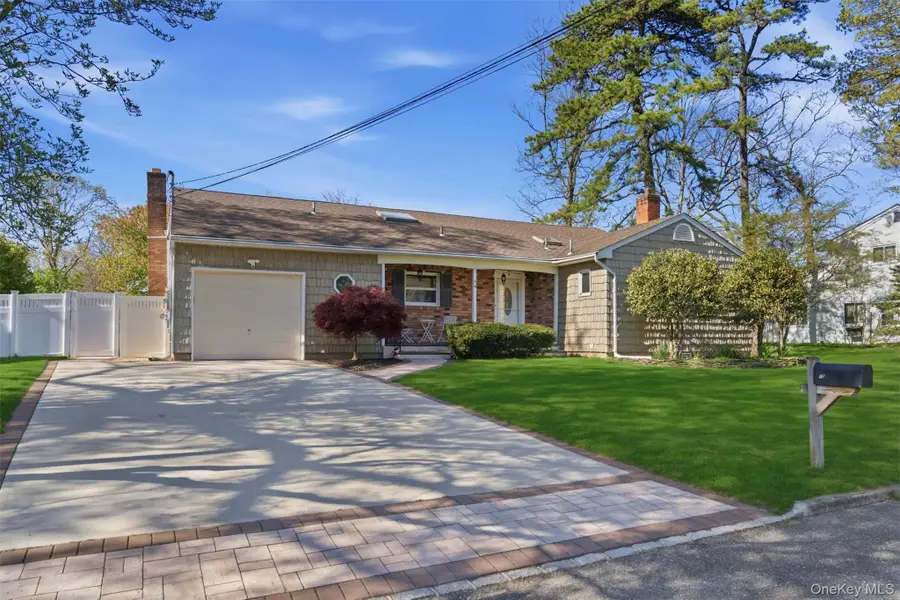 15 7th Avenue, Smithtown, NY 11787 - #2