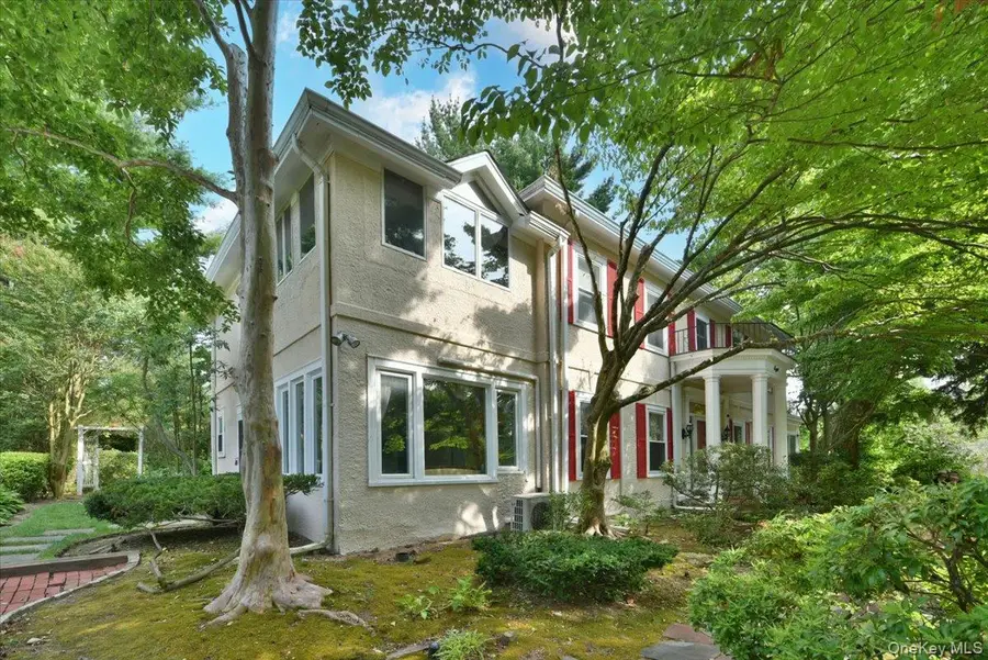 8 Magnolia Drive, Great Neck, NY 11021 - #3