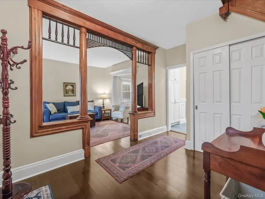 28 Union Place, Lynbrook, NY 11563 - #3