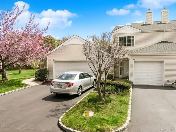 280 Ranch Circle #280, Manorville, NY 11949