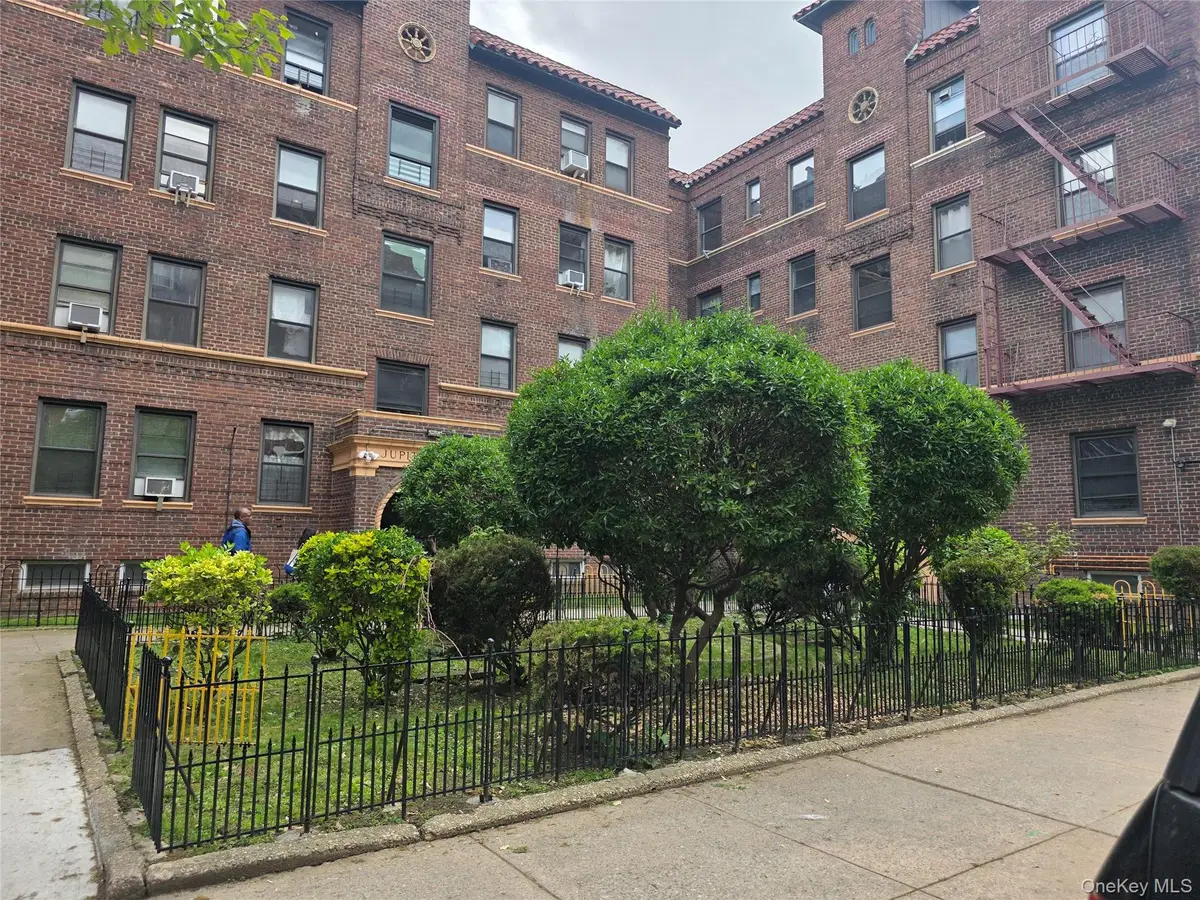 62-64 Saunders Street #Q4, Rego Park, NY 11374 - #1