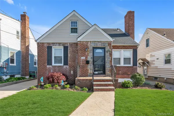 1125 Esther Street, Franklin Square, NY 11010
