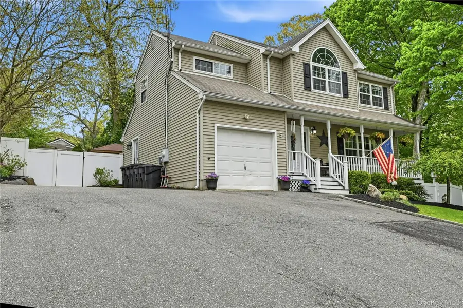 5 Shelter Drive, Sound Beach, NY 11789 - #2