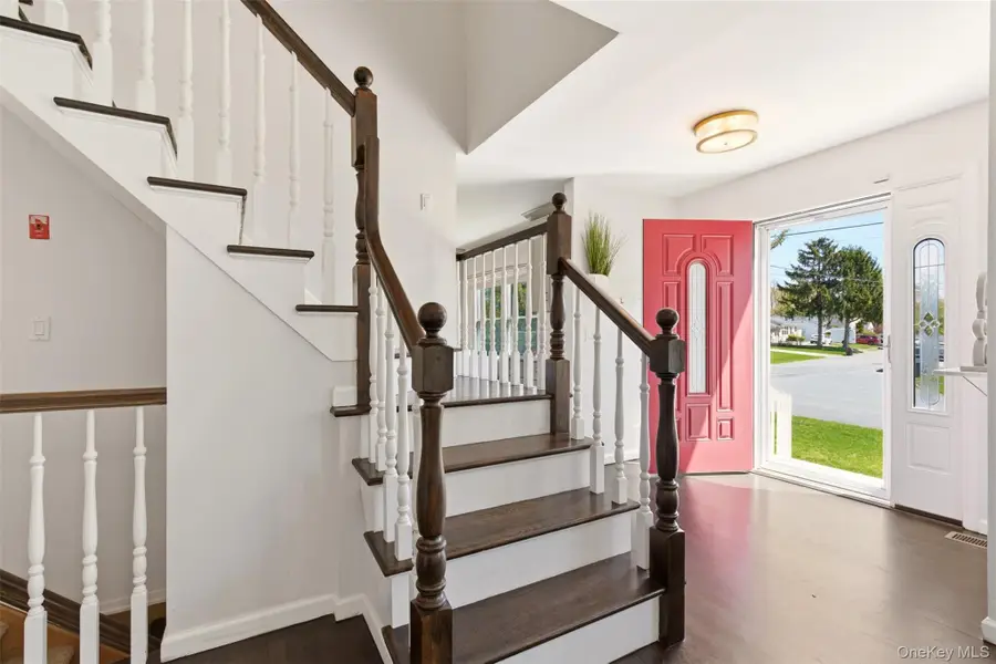 5 E Haven Lane, East Northport, NY 11731 - #3