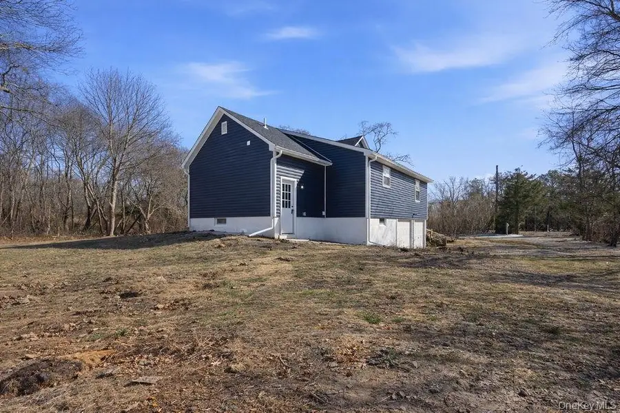 452 Montauk Highway, East Quogue, NY 11942 - #2