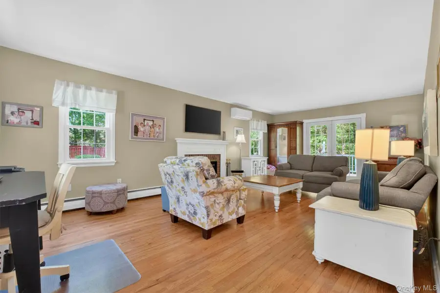 25 Susan Lane, Poughkeepsie, NY 12603 - #3