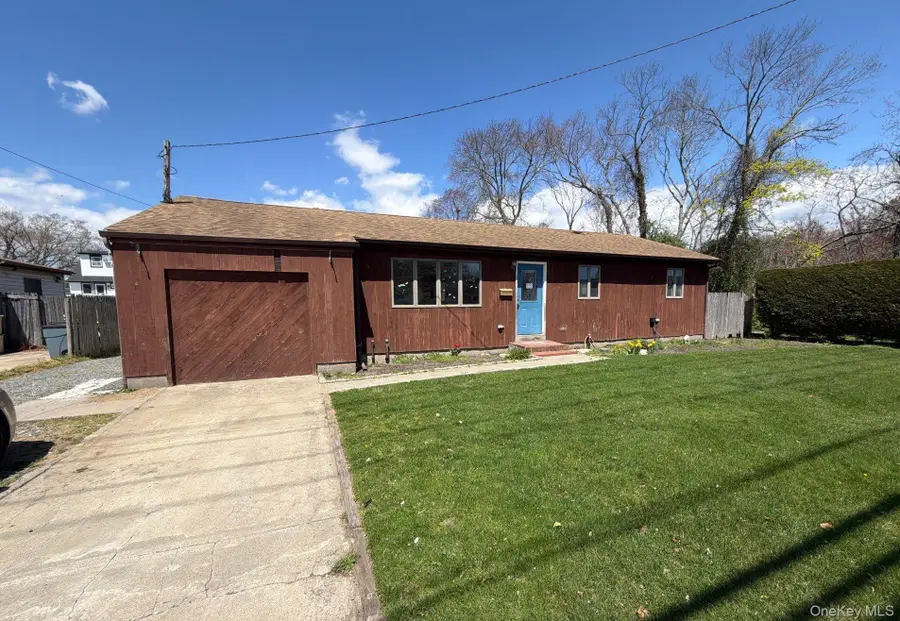 209 Moffitt Boulevard, Islip, NY 11751 - #2