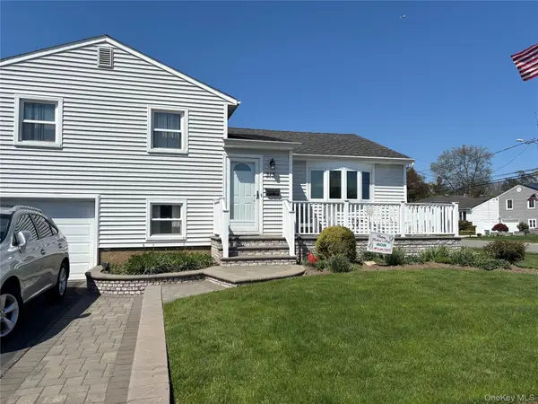 313 Illinois Avenue, Massapequa Park, NY 11762